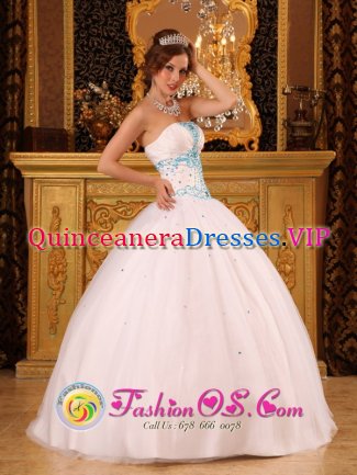 Elk City Oklahoma/OK Beautiful Beading White Quinceanera Dress For Custom Made Strapless Satin and Organza Ball Gown