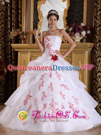 Trondheim Norway Wonderful White A-Line / Princess Quinceanera Dress For Strapless Organza With Appliques And Hand Flower