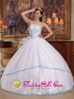 Exquisite Beading Gorgeous White For Brisbane QLD Quinceanera Dress Strapless Organza Ball Gown(SKU QDZY271y-7BIZ)