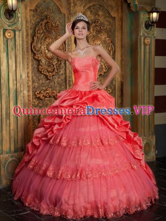 Sun Valley Idaho/ID Popular Lace Appliques Decorate Bodice Watermelon Red Sweetheart Quinceanera Dress For Taffeta and Tulle Ball Gown
