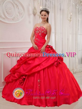 Friedberg Taffeta For Beautiful Red Quinceanera Dress and Sweetheart Beaded Decorat bodice With Appliques Ball Gown
