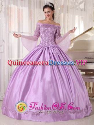 Stylish Taffeta and Organza Lilac Off The Shoulder Long Sleeves Quinceanera Gowns With Appliques For Sweet 16 In Blair Nebraska/NE