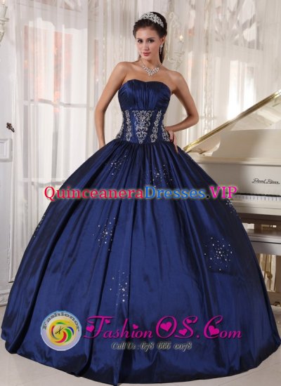 Lead South Dakota/SD Strapless Embroidery and Beading Modest Navy blue Quinceanera Dress floor length Taffeta Ball Gown - Click Image to Close