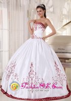 Beautiful Formal White And Wine Red Quinceanera Dress With Strapless Embroidery Decorate ball gown On Satin In Klamath Falls Oregon/OR