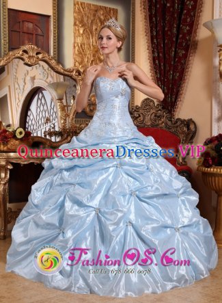 Elegant Ball Gown Sweet Heart Quinceanera Dress With Appliques and Pick-ups In California