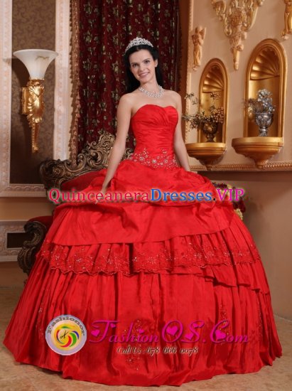 Appliques Beautiful Red Hollis New hampshire/NH Quinceanera Dress For Formal Evening Sweetheart Taffeta Ball Gown - Click Image to Close
