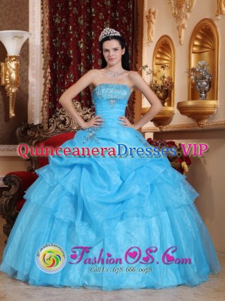 Antioquia colombia Aqua Blue Appliques Decorate Organza Sweet Quinceanera Dress With Strapless Floor length