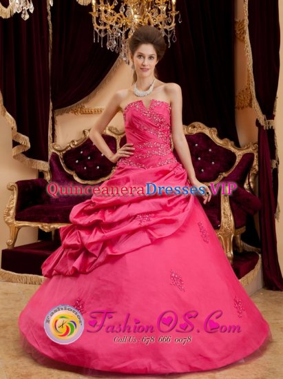 Midfield Alabama/AL Elegant Beat Coral Red Taffeta Quinceanera Dress For Strapless Appliques Ball Gown - Click Image to Close