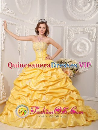 Salou Spain Strapless Court Train Taffeta Appliques and Beading Brand New Yellow Quinceanera Dress Ball Gown