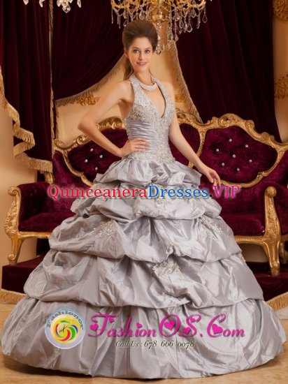 Abilene TX Appliques With Beading Decorate Bodice Romantic Gray Halter Taffeta Ball Gown Quinceanera Dress - Click Image to Close