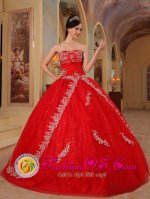 Measham East Midlands Appliques Decorate Bodice Red Ball Gown Floor-length Sweetheart Quinceanera Dress For