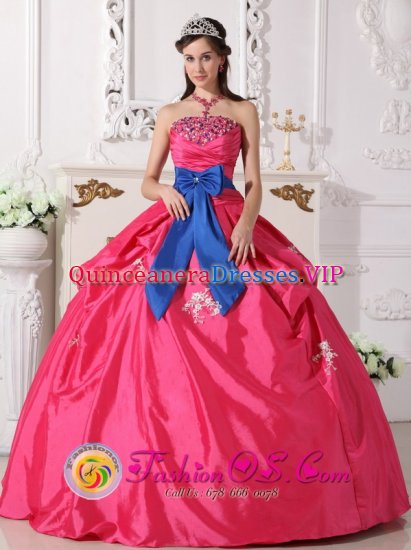 Kokkola Finland Ball Gown Coral Red Sash Appliques and Beaded Decorate Bust Sweet 16 Dresses With a blue bow - Click Image to Close