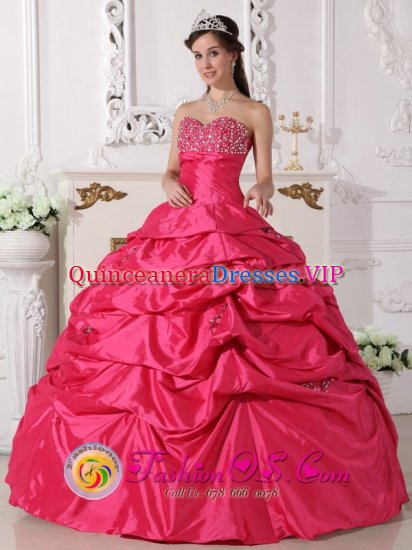 Cambita Garabitos Dominican Republic Discount Hot Pink Sweetheart Beading and Pick-ups Quinceanera Dresses With Taffeta custom made - Click Image to Close