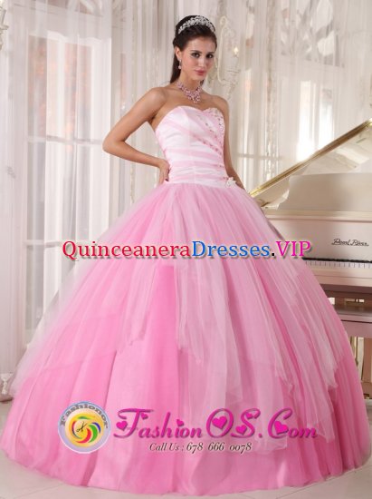 Taffeta and tulle Beaded Bodice With Pink Sweetheart Neckline In Duisburg California Quinceanera Dress - Click Image to Close