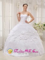 Watertown South Dakota/SD Custom Made Romantic Sweetheart White Quinceanera Dress With Organza Appliques And Flowers Ball Gown