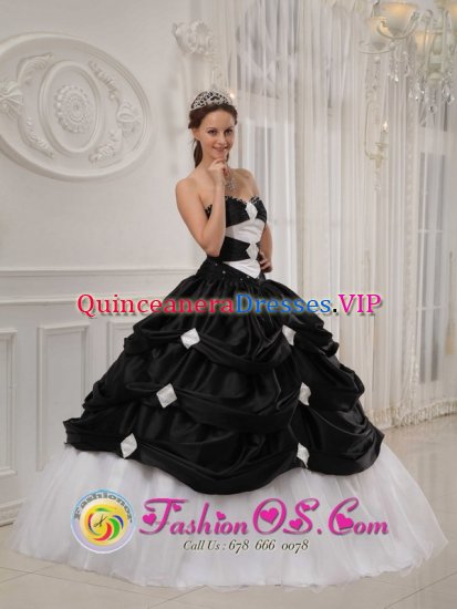 Skien Norway Customize Black and White Pick-ups Quinceanera Dresses With Beading Taffeta and Tulle gown - Click Image to Close