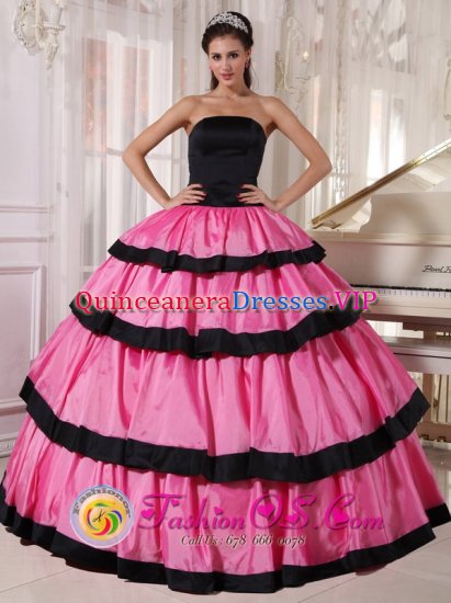 Cass Lake Minnesota/MN Sexy Floor length Rose Pink and Black Quinceanera Dress For Strapless Taffeta Layers Ball Gown - Click Image to Close