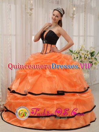 Linares Chile Pretty Black and orange Quinceanera Dress For Summer Strapless Satin and Organza With Beading Ball Gown