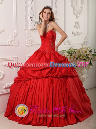 Danvers Massachusetts/MA Princess Strapless Sweetheart Neckline Beaded Decorate Red Taffeta Ruching Quinceanera Dress