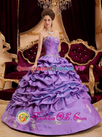 Presque Isle Maine/ME Appliques And Pick-ups Decorate Luxurious Lavender For Sweetheart Taffeta Ball Gown Quinceanera Dress - Click Image to Close