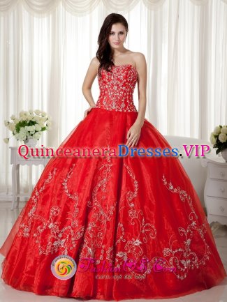 Webster Groves Missouri/MO Remarkable Red Sweetheart Neckline Beaded and Embroidery Decorate For Quinceanera Dress