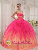 Moron Argentina Hot Pink and Gold Riffles Sweet 16 Dress With Ruch Bodice Organza and Beaded Decorate Bust