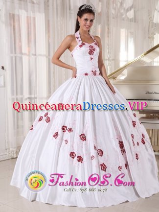 Bethany Beach Delaware/ DE Fashionable Taffeta Embroidery White Quinceanera Dress Halter Top floor length Ball Gown
