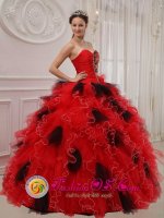 Hugo Oklahoma/OK Beautiful Red and Black Quinceanera Dress Sweetheart Orangza Beading and Ruffles Decorate Bodice Elegant Ball Gown