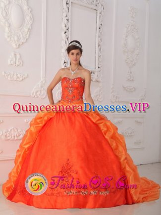 Waterville Maine/ME Unique Customize Orange Red Sweetheart Strapless Floor-length Quinceanera Dress With Beading and Appliques Taffeta