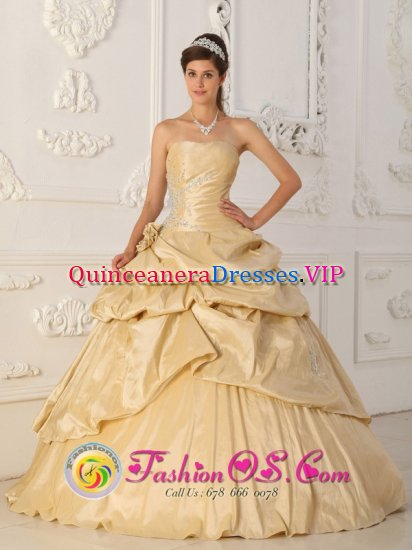 A-Line Princess Champagne Pick-ups Beading and Hand Made Flowers Carefree AZ　 Strapless Quinceanera Dress - Click Image to Close