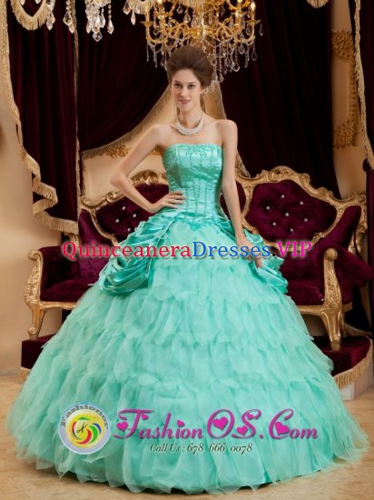 Riggins Idaho/ID Ruffles Decorate Affordable Apple Green Quinceanera Dress Fashionable Strapless Taffeta and Organza Ball Gown - Click Image to Close