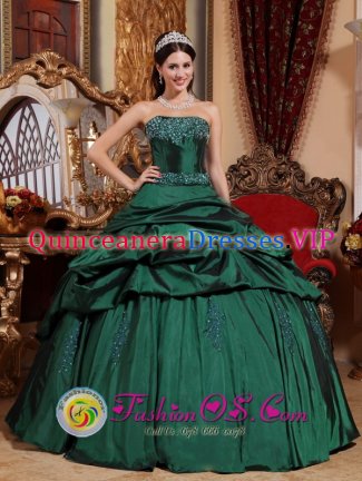Cobija Blivia Most Popular Emerald Green Quinceanera Dresses Custom Made