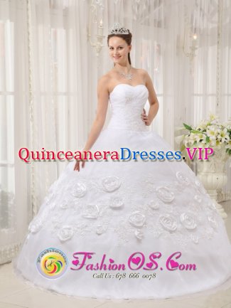 Peoria Arizona Custom Made Romantic Sweetheart White Quinceanera Dress With Organza Appliques And Flowers Ball Gown