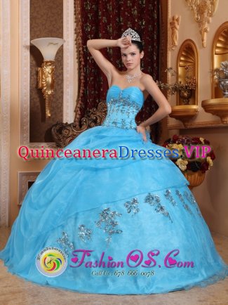 Aqua Blue Beaded Decorate Sweetheart Classical Quinceanera Dress For Quinceanera In Illinois
