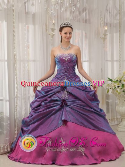 Cauca colombia Informal Purple and Fuchsia Appliques Decorate Bodice Sweet 16 Dress Strapless Taffeta Quinceanera Gowns - Click Image to Close