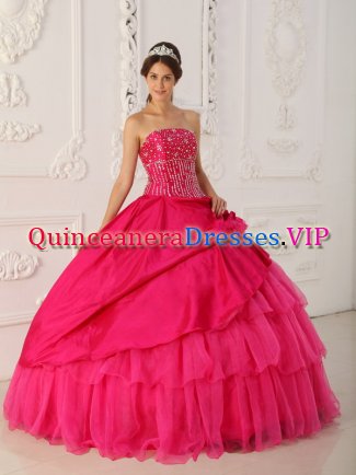 Clarinda Iowa/IA Lovely Beading Hot Pink Quinceanera Dress For Strapless Organza and Taffeta Gown