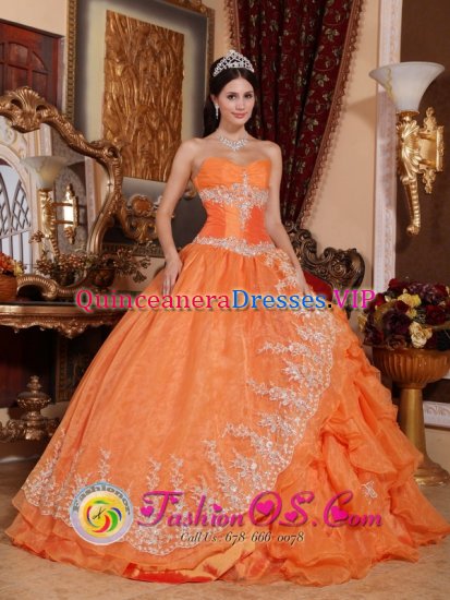 Risaralda colombia Gorgeous Orange Red Ruched Bodice Quinceanera Dress For Sweetheart Organza Beading Ball Gown - Click Image to Close