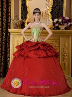 Rapid City South Dakota/SD Remarkable Red and Green Embrioidery Quinceanera Gowns With Taffeta Pick-ups Ball Gown Floor-length