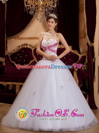 Sturgis South Dakota/SD Pretty Strapless White and Fushcia Princess Quinceanera Dress With Sweetheart Appliques Decorate For Sweet 16 Party - Click Image to Close