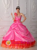 Chugiak Alaska/AK One Shoulder Multi-color Beaded Decorate Bust and Hand Made Flowers Quinceanera Dresses With Pick-ups
