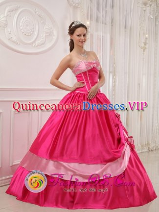 Southport Connecticut/CT Stylish A-line Coral Red Bows Sweet 16 Dress Sweetheart Satin Appliques with glistening Beading