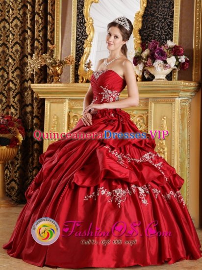 Appliques and Ruched Bodice For Strapless Red Quinceanera Dress With Ball Gown And Pick-ups In Government Camp Oregon/OR - Click Image to Close