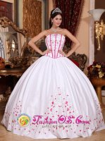 New White Strapless Taffeta Quinceanera Dress With Beading and Embroidery In Bermejo Blivia(SKU QDZY670y-1BIZ)
