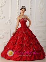 Kingston Massachusetts/MA Elegant Wine Red Pick-ups Quinceanera Dress With Strapless Appliques and Beading Decorate(SKU QDZY278J5BIZ)