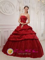 D ramatic Ruffles Decorate Wine Red Quinceanera Dress in Springdale Arkansas/AR