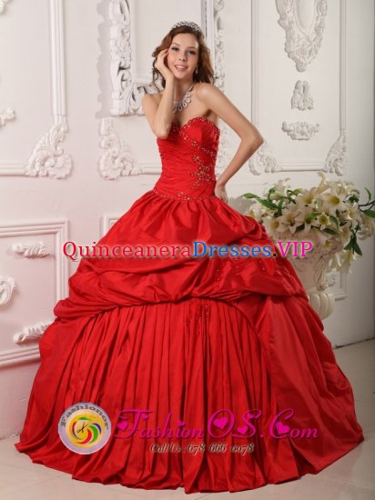 Billerica Massachusetts/MA Princess Strapless Sweetheart Neckline Beaded Decorate Red Taffeta Ruching Quinceanera Dress - Click Image to Close