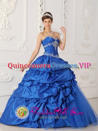 Collierville Tennessee/TN A-Line Princess Sapphire Blue Appliques and Beading Decorate Gorgeous Quinceanera Dress With Sweetheart Taffeta and Tulle