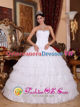 Beaded Decorate Strapless Taffeta and Tulle With Many tiers White Quinceanera Dress In Sanford FL