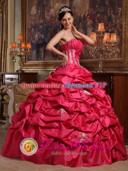 Carmarthenshire Dyfed Appliques Affordable Coral Red Quinceanera Dress Strapless ruching Taffeta Ball Gown - Click Image to Close