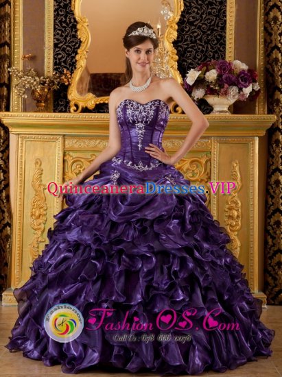 Lewiston Idaho/ID Gorgeous Organza Sweet 16 Quinceanera Dress With Purple Sweetheart Ruffle Decorate - Click Image to Close